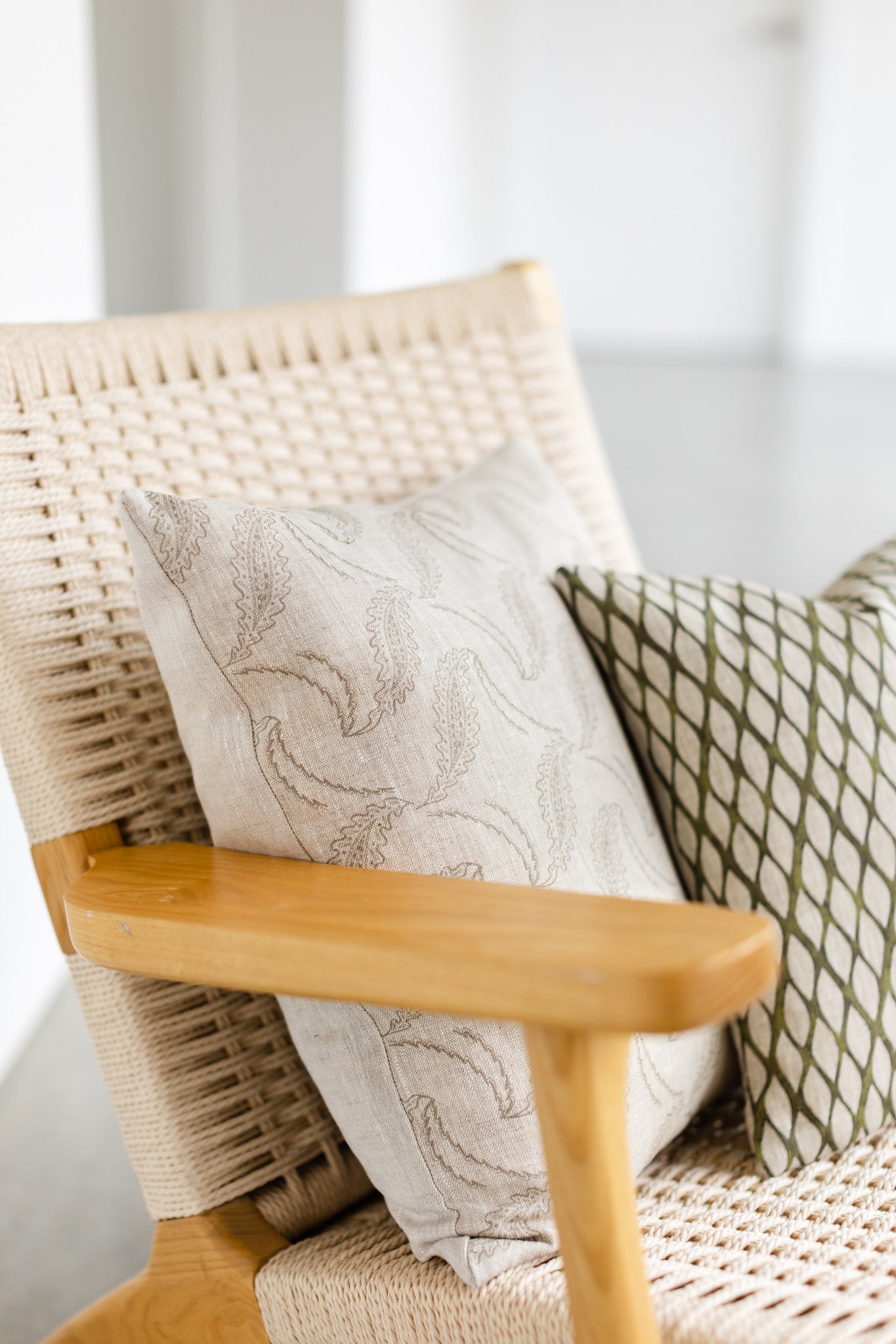 Oak&Rowan_StoneColourway_LinenFabric_Interiors_Biophilic_Sustainable_100%Linen_Cushion_Curtains