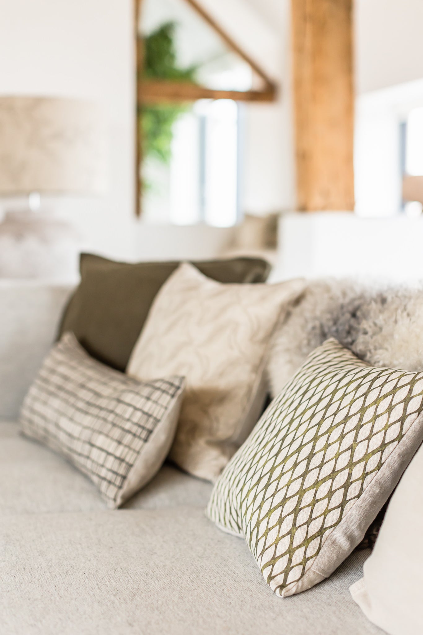 LinenFabric_Interiors_Sustainable_Biophilic_LuxuryFabrics_Cushions